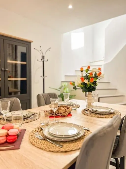 Duplex Refait A Neuf Au Coeur De Sanary Apartment France